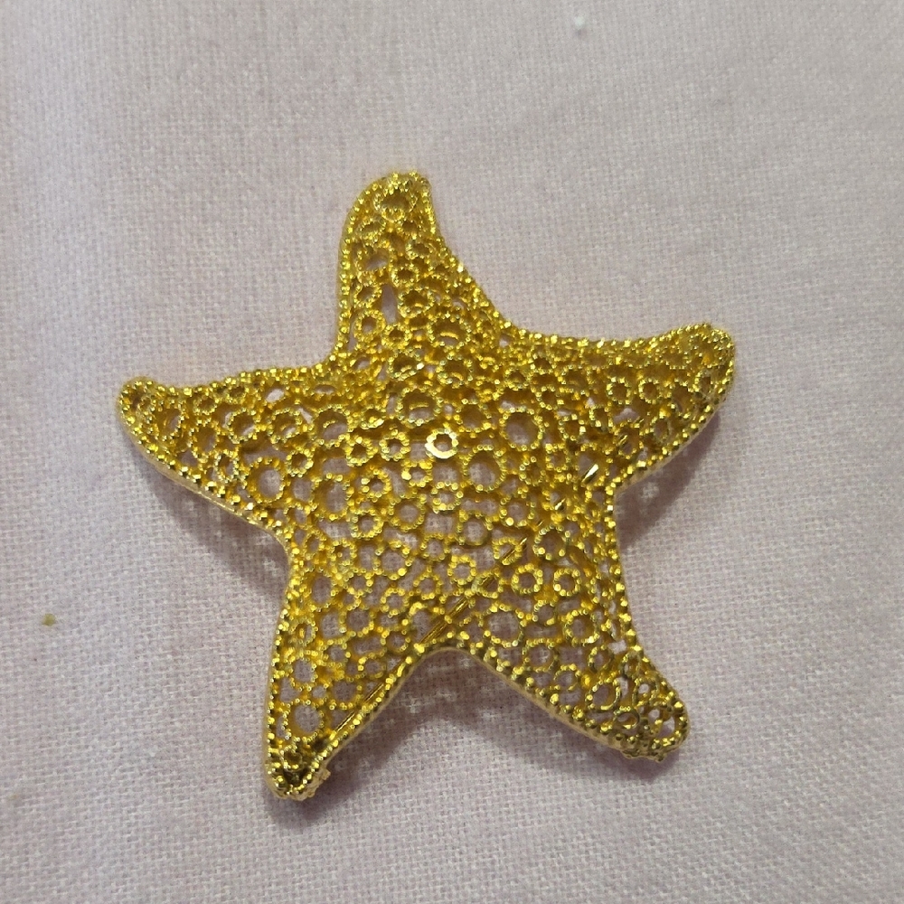 Gold Starfish Filigree Brooch Vintage